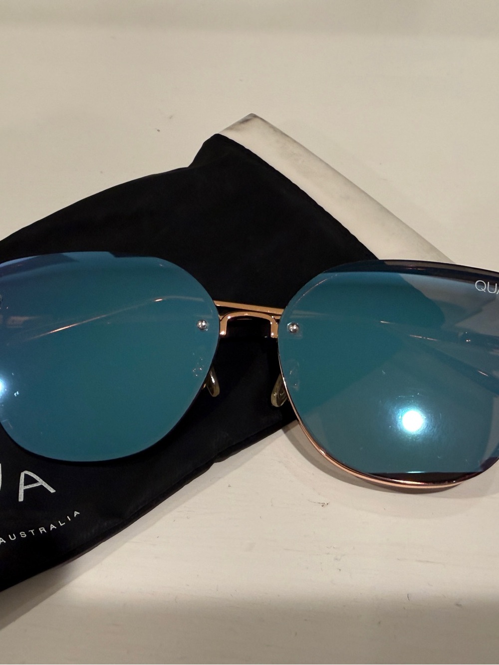 Quay Australia Lexi Gold Frame Sunglasses with Blue Lenses - Picture 2 of 3